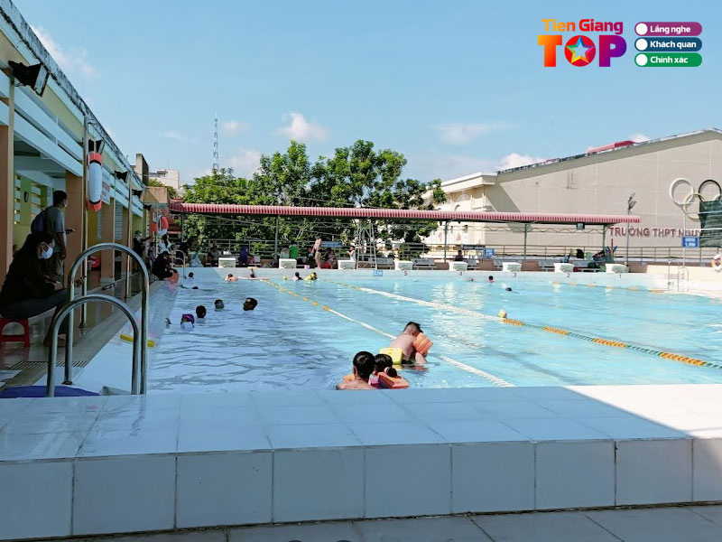 Ho-boi-truong-trung-hoc-pho-thong-nguyen-dinh-chieu-tiengiangtoplist