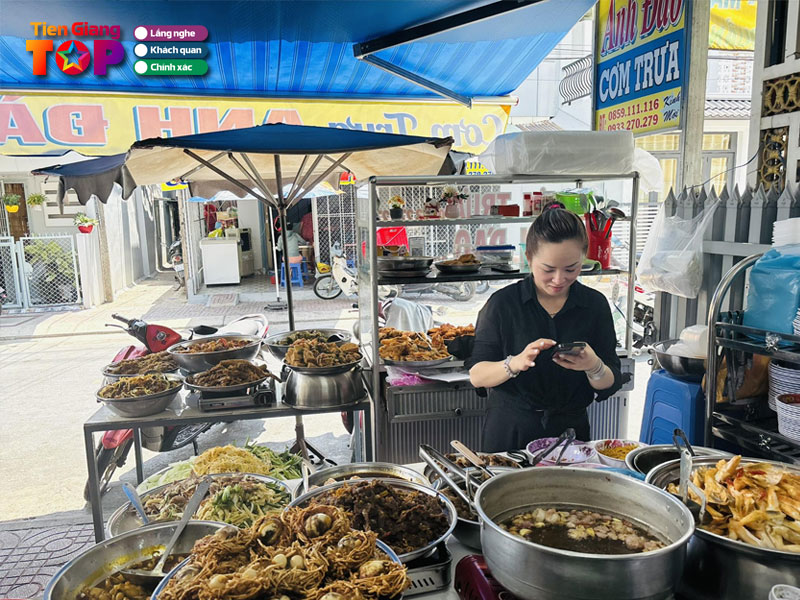 Quan-com-trua-anh-dao-tiengiangtoplist