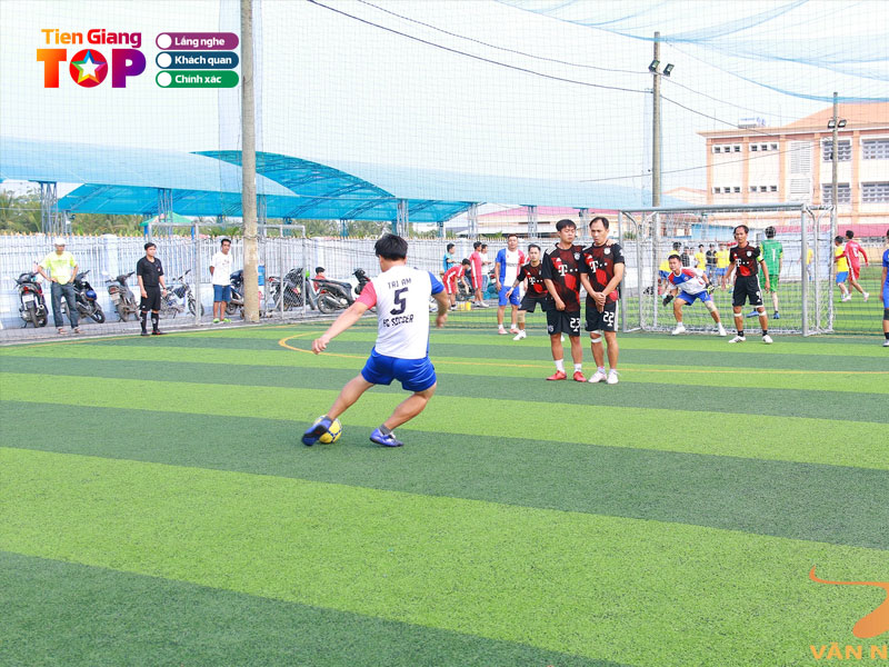 San-bong-van-nam-sport-tiengiangtoplist