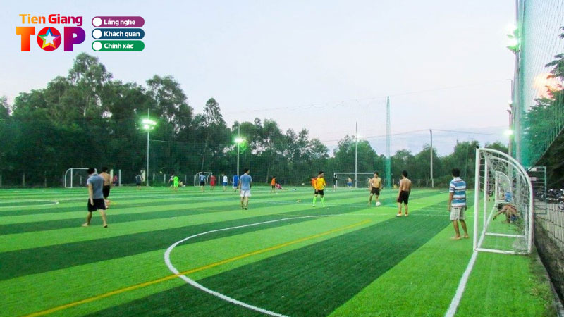 Top-7-san-bong-da-tien-giang-rong-rai-chat-luong-tot-tiengiangtoplist