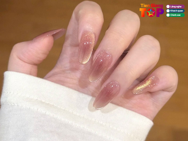 Cach-chon-mau-son-mong-tay-phu-hop-voi-mau-da-tiengiangtoplist