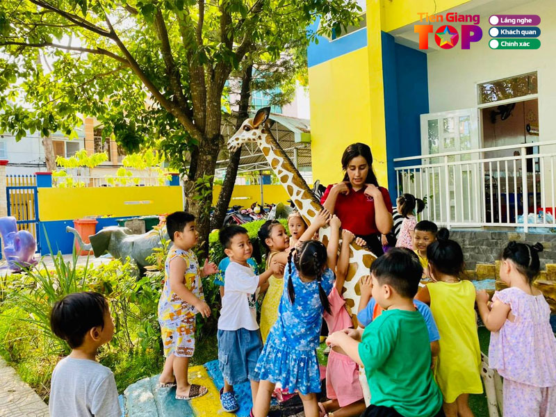 Truong-mam-non-hoa-lan-tiengiangtoplist