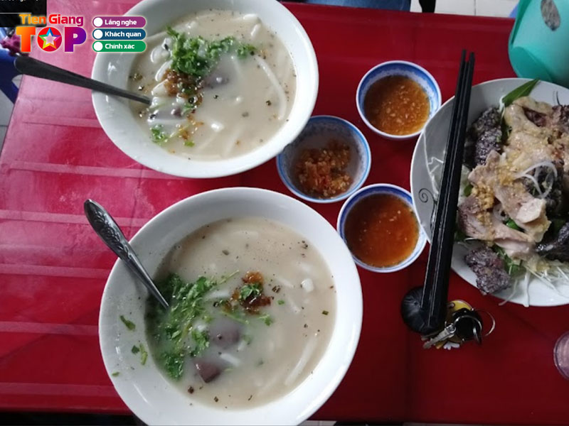 Banh-canh-bot-xat-co-nga-tiengiangtoplist