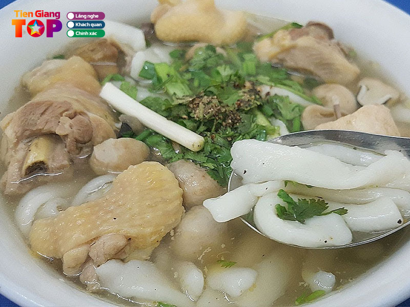 Banh-canh-bot-xat-oanh-tiengiangtoplist