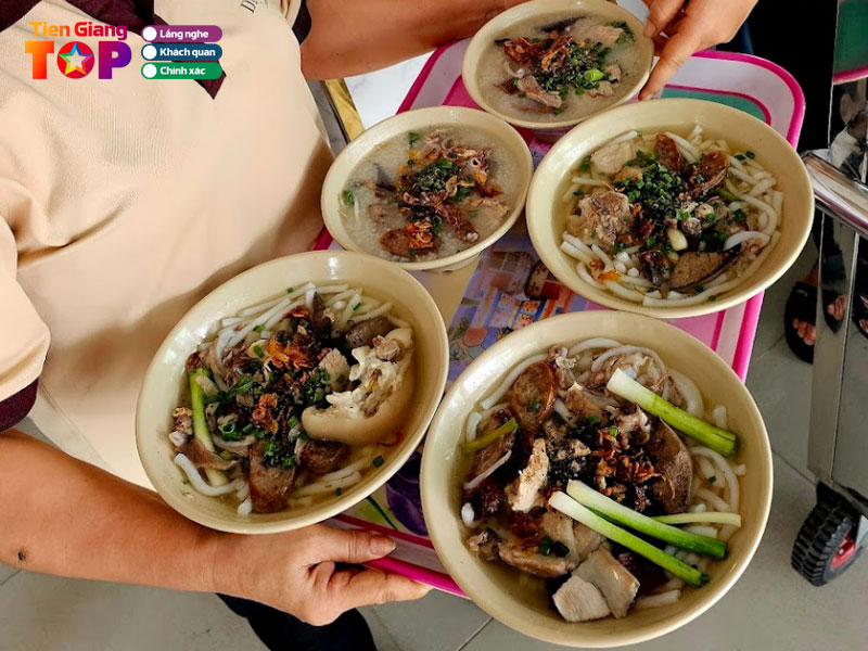 Banh-canh-di-diem-tiengiangtoplist