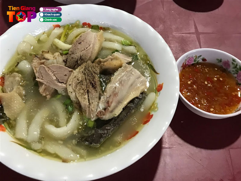 Banh-canh-vit-bot-xat-co-ly-tiengiangtoplist