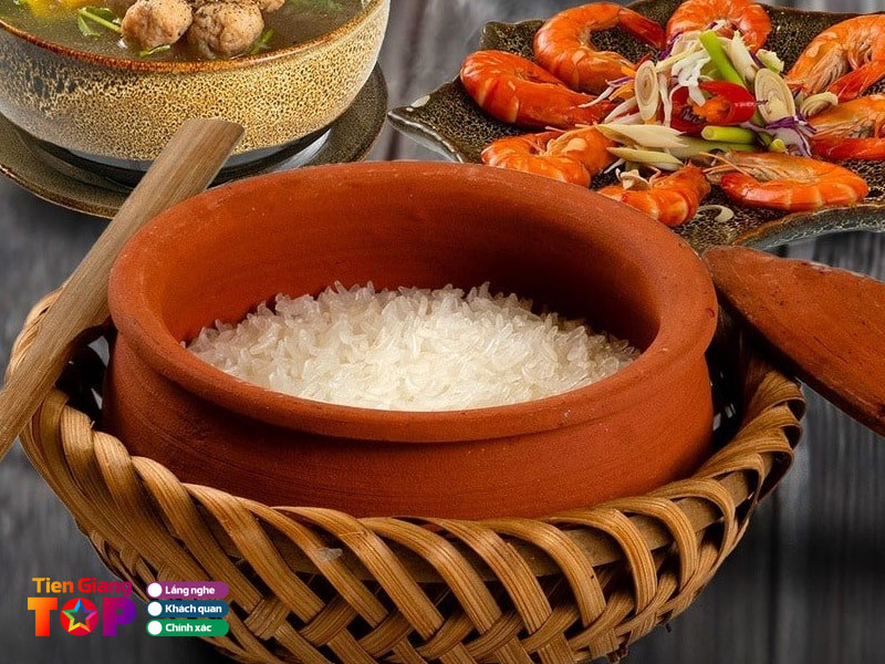 Am-thuc-dong-que-com-nieu-tiengiangtoplist