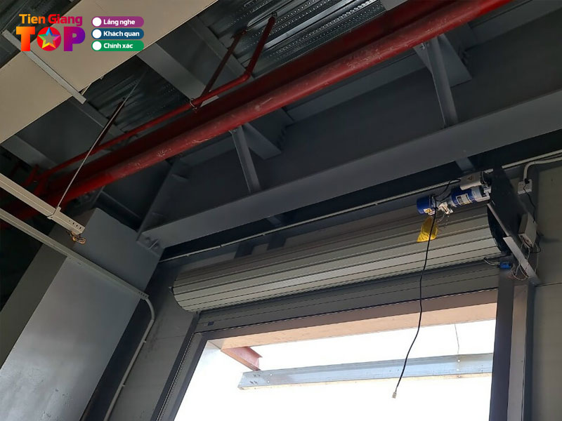 Cua-cuon-canh-viet-tiengiangtoplist