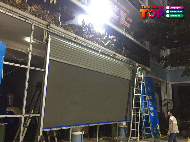 Cua-cuon-dai-phat-tiengiangtoplist