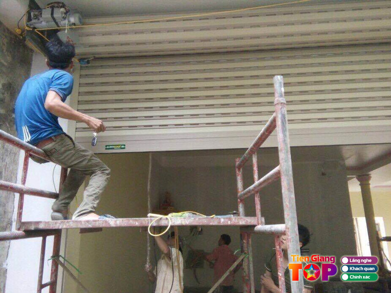 Cua-cuon-lap-thanh-phat-tiengiangtoplist