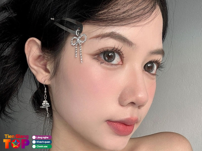 Cua-hang-mat-kinh-mat-viet-1-tiengiangtoplist