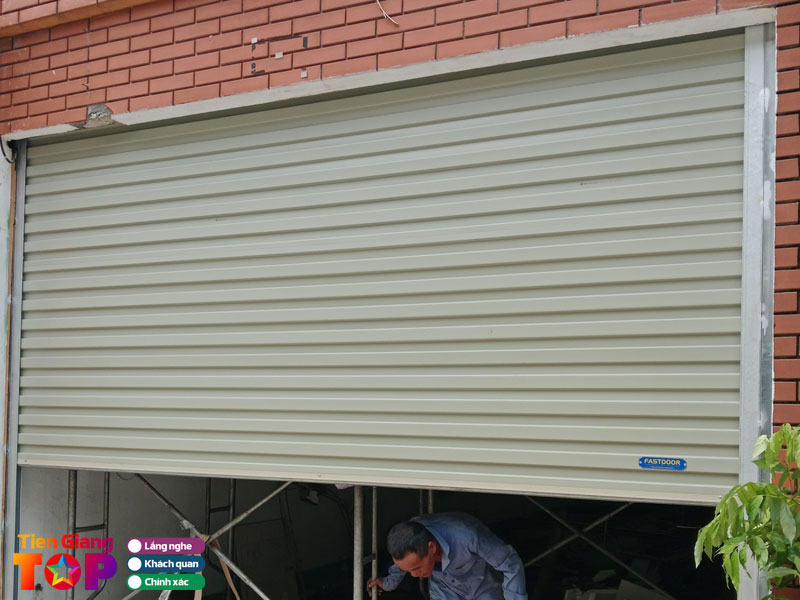 Nhung-luu-y-khi-lap-dat-cua-cuon-cho-nha-o-1-tiengiangtoplist