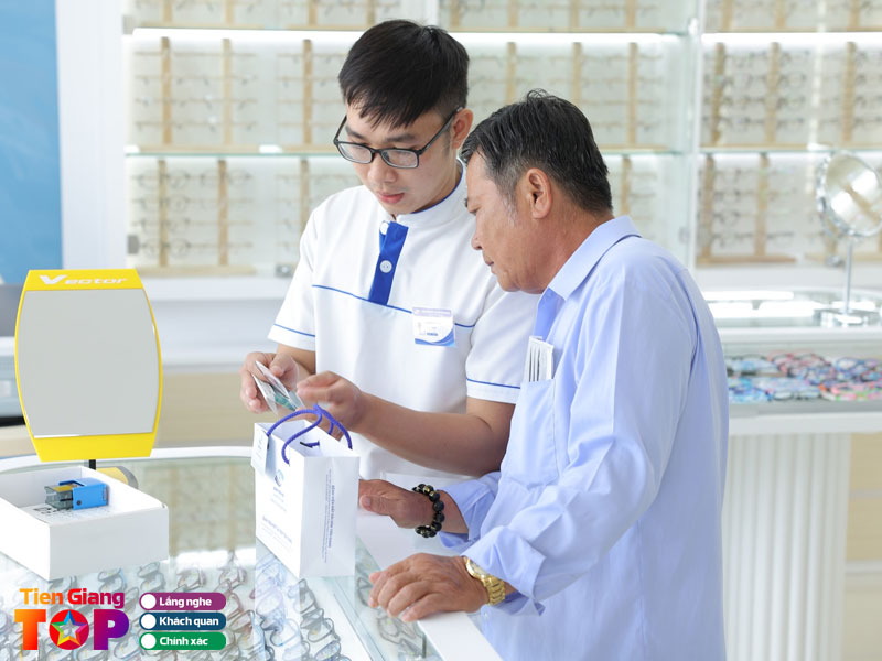 Trung-tam-mat-kinh-sai-gon-a-au-1-tiengiangtoplist