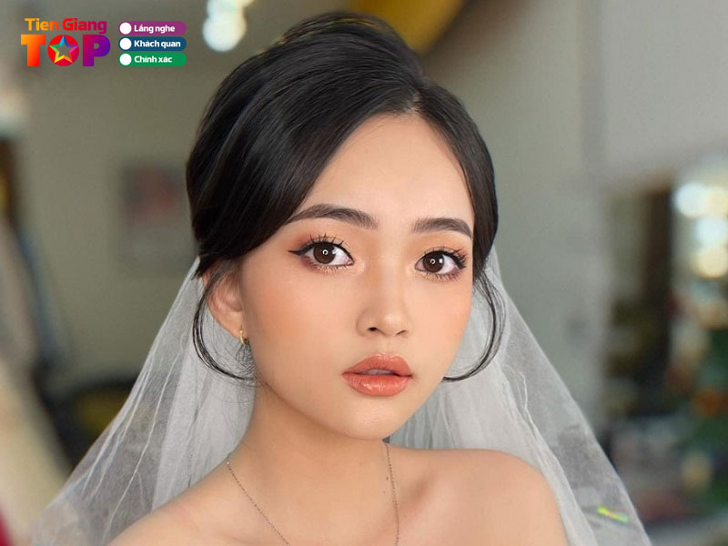 Ao-cuoi-trang-diem-co-dau-diem-tiengiangtoplist