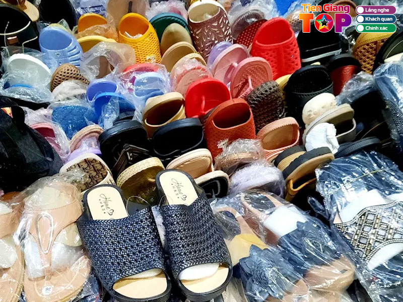 Cua-hang-giay-dep-van-trang-1-tiengiangtoplist