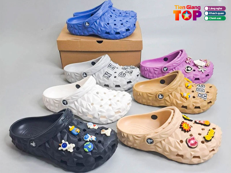 Cua-hang-giay-dep-van-trang-tiengiangtoplist