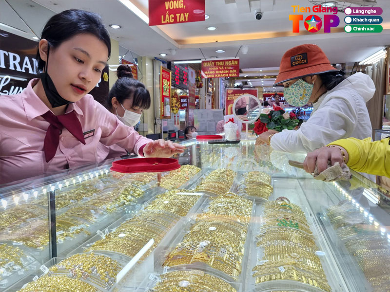 Nhung-luu-y-quan-trong-can-biet-khi-mua-vang-de-tranh-rui-ro-tiengiangtoplist