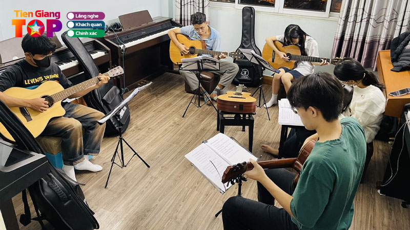 Top-5-lop-hoc-guitar-tien-giang-100-biet-dan-sau-khoa-hoc-tiengiangtoplist