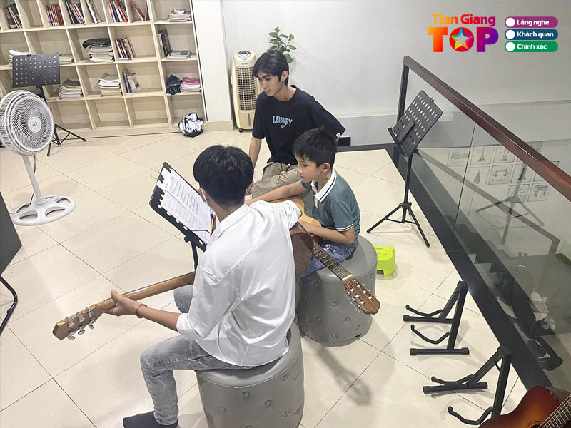 Trung-tam-am-nhac-tungjazz-tiengiangtoplist