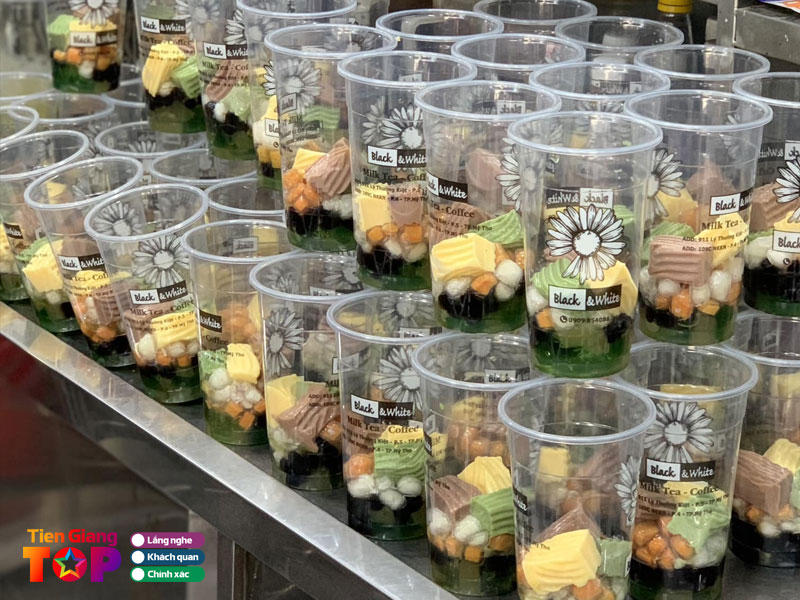 Black-and-white-milktea-coffee-tiengiangtoplist