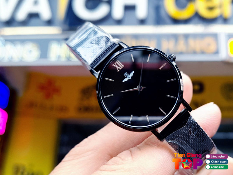 Cua-hang-watch-center-1-tiengiangtoplist