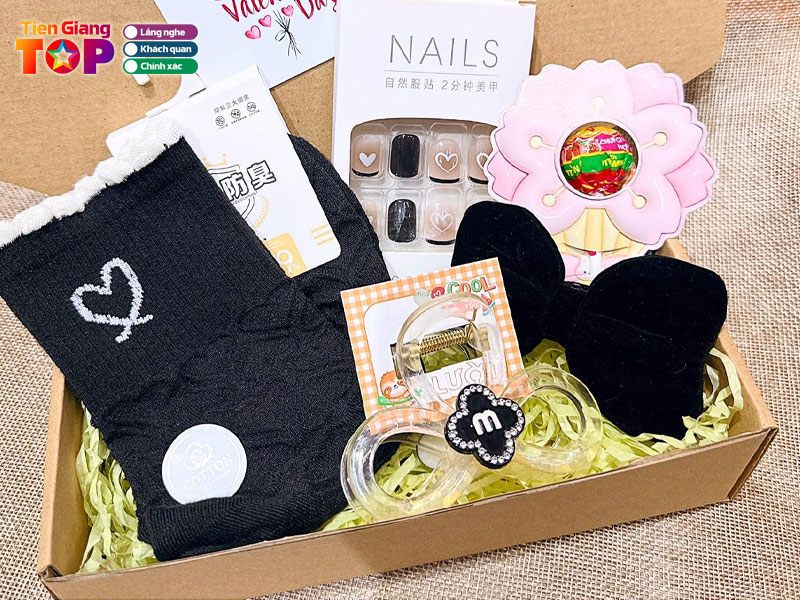 Luoi-my-tho-phu-kien-qua-tang-tiengiangtoplist