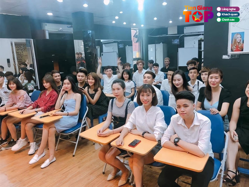 Sinh-anh-hair-stylist-tiengiangtoplist