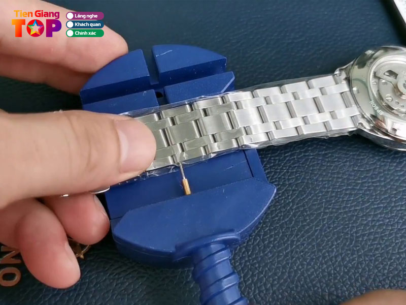 Tiem-sua-dong-ho-lam-tiengiangtoplist