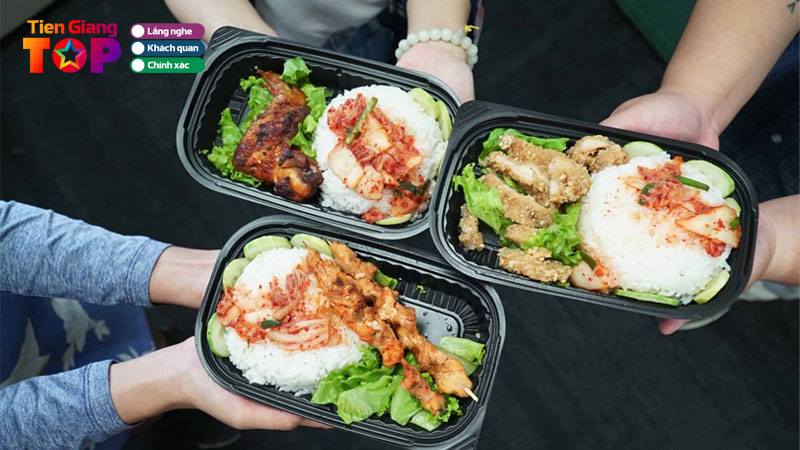 Top-5-dia-diem-com-trua-van-phong-tien-giang-phuc-vu-nhanh-tiengiangtoplist