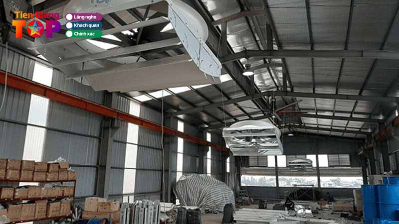 Quat-thong-gio-tai-quat-phu-dat-vuong-lam-mat-va-thong-khi-hieu-qua-tiengiangtoplist