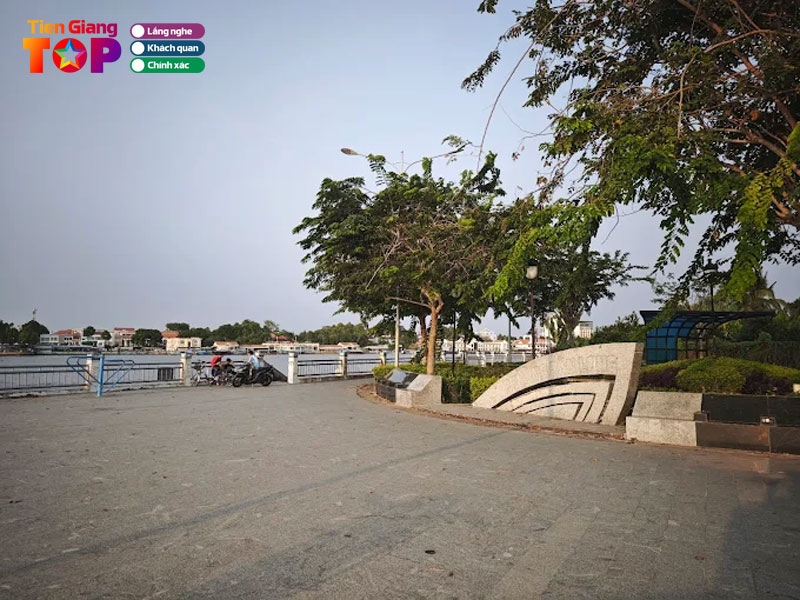 Cong-vien-phuong-tan-long-tiengiangtoplist