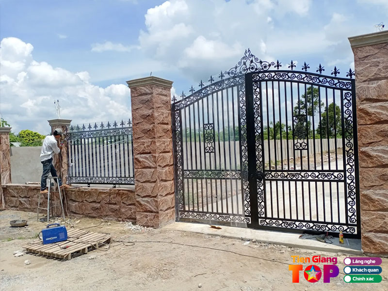 Cua-sat-hieu-nghia-tiengiangtoplist