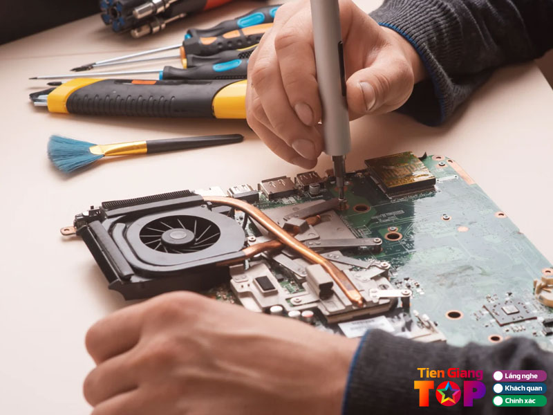 Tieu-chi-lua-chon-cua-hang-sua-laptop-chuyen-nghiep-tiengiangtoplist