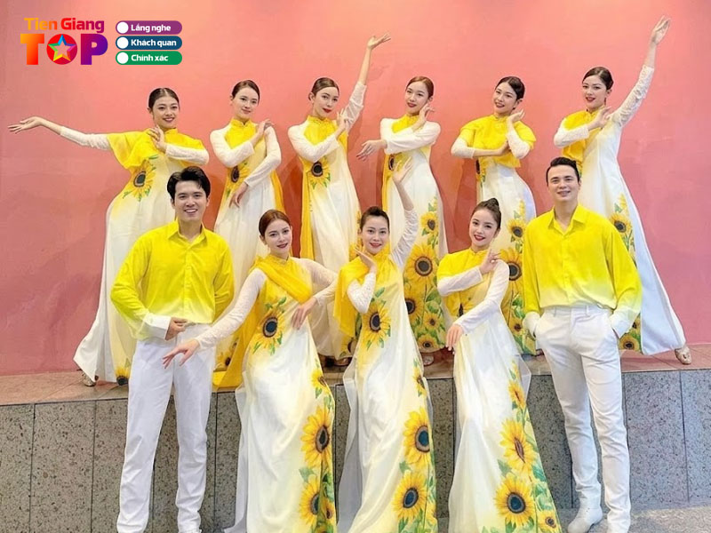Trang-phuc-bieu-dien-ngoc-my-tiengiangtoplist